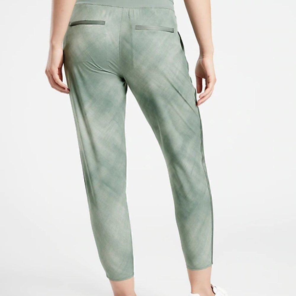 Athleta Crop Pants Womens Sz 2 Nolita Slim Tapered Athleisure Minimalistic Grey - Picture 4 of 16
